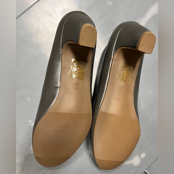 NWOT Gray Size 8 Journee Luu Heels - Picture 9 of 9